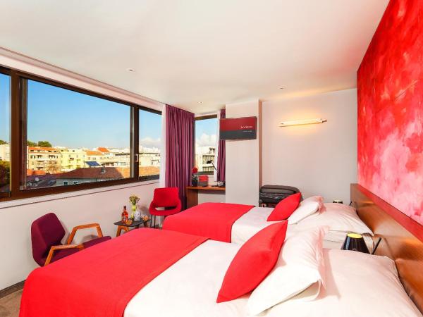 Horizon Luxury Suites : photo 5 de la chambre chambre double ou lits jumeaux deluxe - vue sur ville 