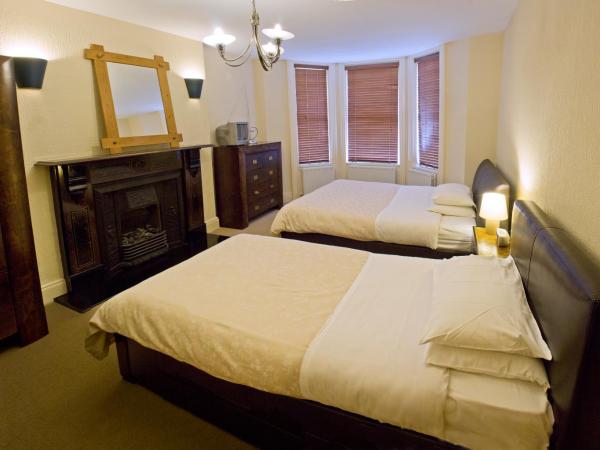 Somerton House Rooms Only : photo 6 de la chambre chambre familiale avec salle de bains privative