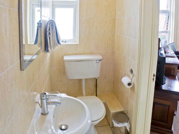 Somerton House Rooms Only : photo 3 de la chambre chambre familiale avec salle de bains