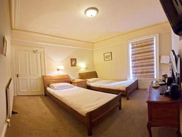 Somerton House Rooms Only : photo 1 de la chambre chambre lits jumeaux avec salle de bains commune