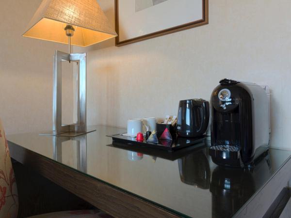 Hotel Cordoba Center : photo 9 de la chambre suite junior