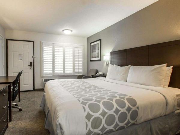 Rodeway Inn Convention Center : photo 2 de la chambre chambre lit king-size - non-fumeurs