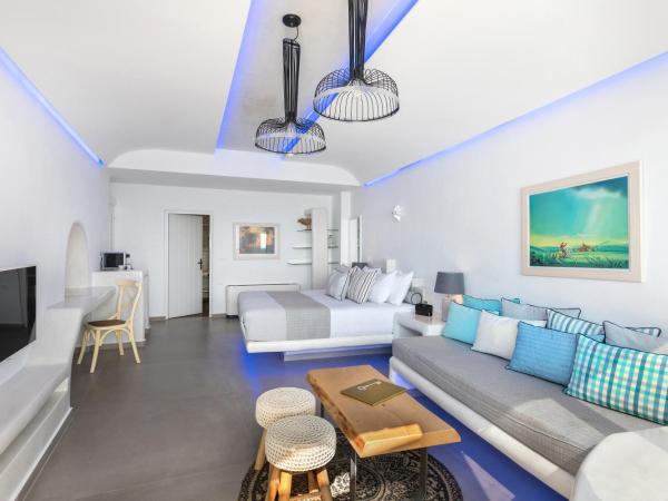 Secret Legend Suites : photo 2 de la chambre suite fable avec jacuzzi extérieur - vue sur caldeira