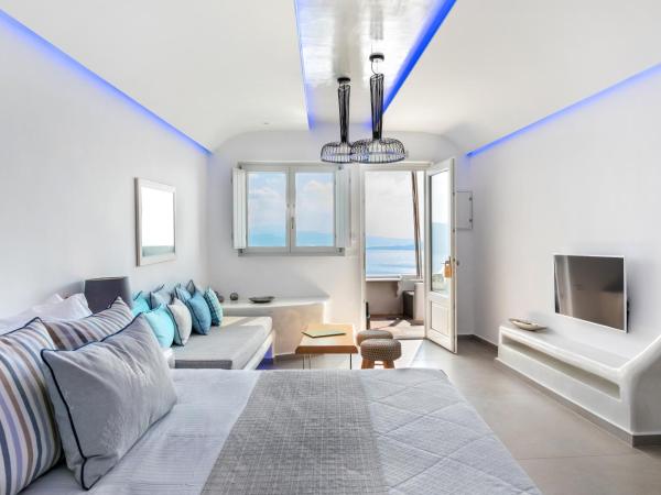 Secret Legend Suites : photo 3 de la chambre suite fable avec jacuzzi extérieur - vue sur caldeira