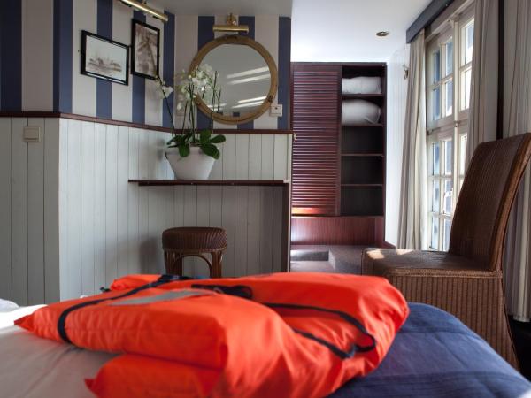 Boat Hotel De Barge : photo 2 de la chambre cabine d'officier