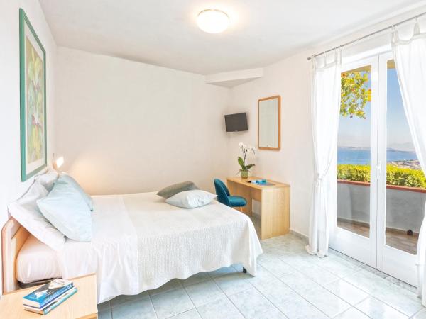 Paradise Relais Villa Janto' : photo 5 de la chambre chambre double ou lits jumeaux avec balcon - vue sur mer