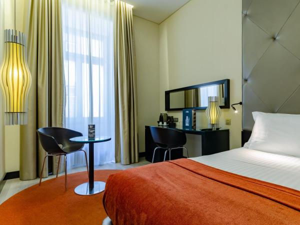 Hotel Santa Justa : photo 2 de la chambre chambre double confort avec vue sur rue
