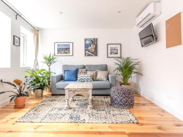 Lx Design Apartment near Congress Center : photo 1 de la chambre suite familiale