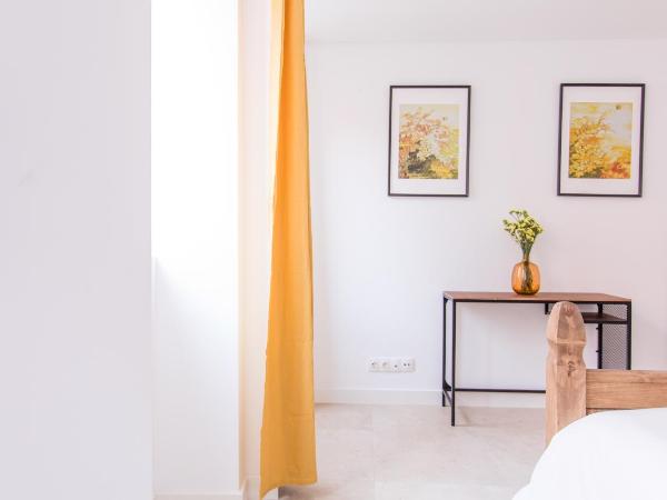 Lx Design Apartment near Congress Center : photo 4 de la chambre studio avec vue sur jardin