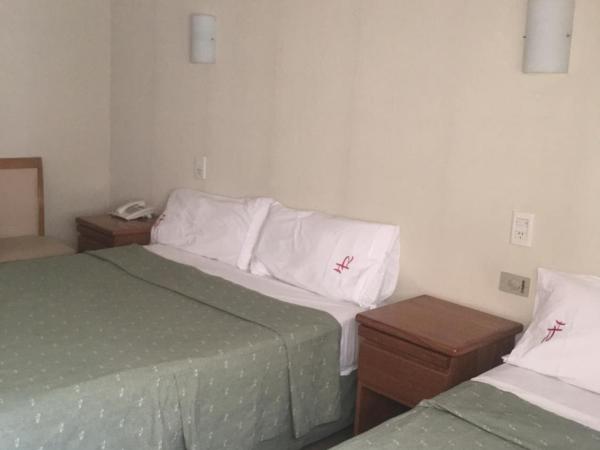 Hotel Rey : photo 1 de la chambre chambre triple supérieure