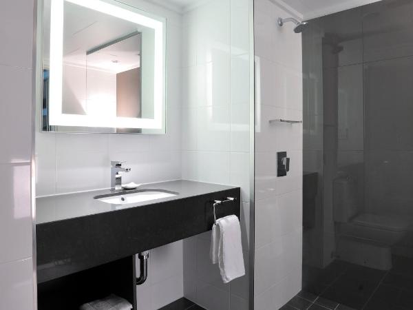 Novotel Melbourne On Collins : photo 2 de la chambre chambre standard lit queen-size