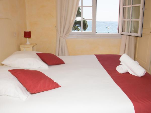 Hôtel & Spa La Villa : photo 3 de la chambre double room with queen bed and sea view 