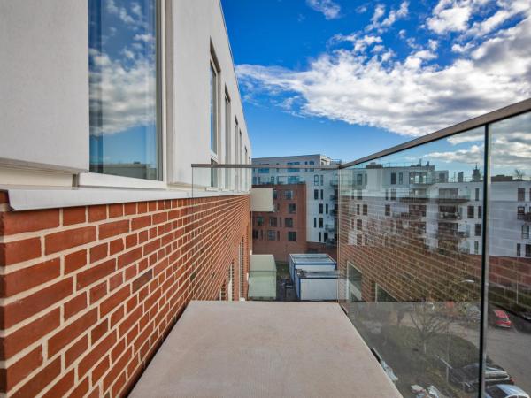 KOMPAS Hotel Aalborg : photo 5 de la chambre chambre double supérieure avec balcon