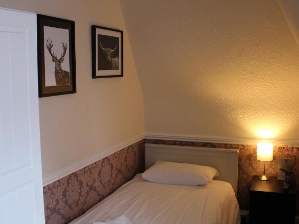 Ardmillan Hotel : photo 2 de la chambre chambre simple avec salle de bains commune