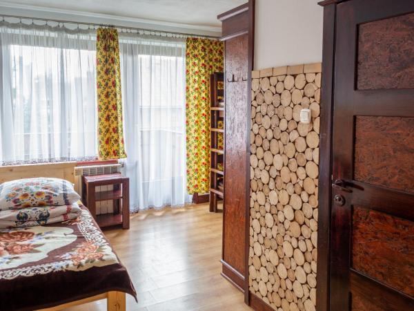 Dom wypoczynkowy Stoch Mądry : photo 7 de la chambre chambre familiale avec balcon