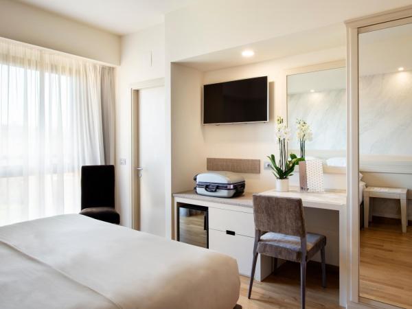 Hotel Grifone Firenze - Urban Pool & Spa : photo 3 de la chambre chambre double ou lits jumeaux standard