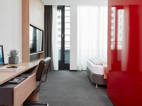 Living Hotel Frankfurt : photo 2 de la chambre chambre affaires française