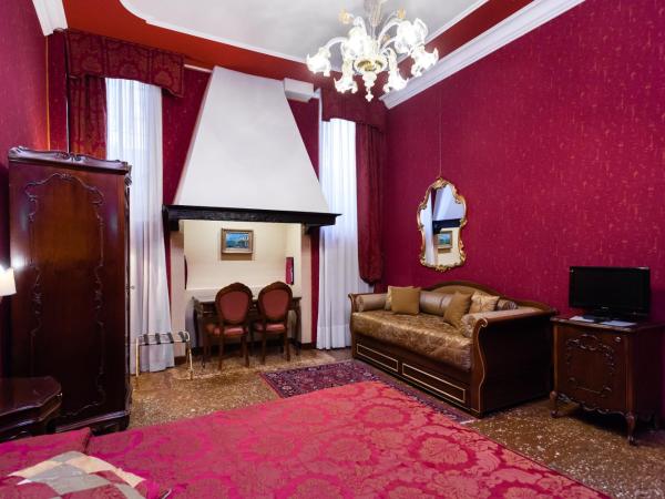 Hotel Al Ponte Mocenigo : photo 3 de la chambre chambre triple supérieure