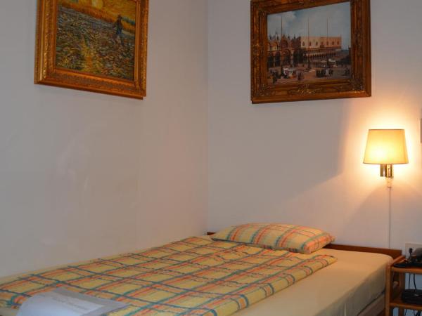 Hotel Dischma : photo 1 de la chambre chambre simple avec balcon