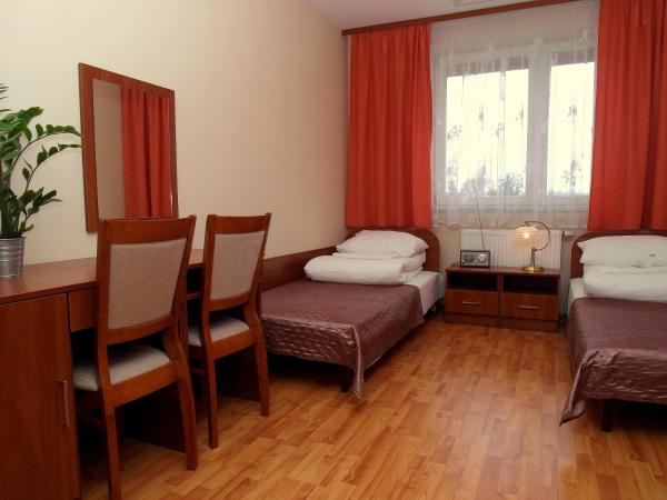 Ośrodek SCSK Optima : photo 1 de la chambre chambre double supérieure (1 adulte)