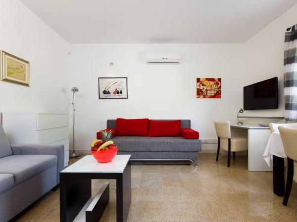 Ark Beach Apartments : photo 4 de la chambre appartement