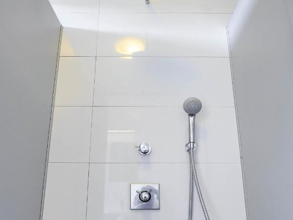 Botanik Hostel : photo 1 de la chambre chambre simple avec toilettes et douche communes