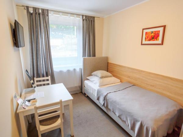 Botanik Hostel : photo 5 de la chambre chambre simple avec toilettes et douche communes