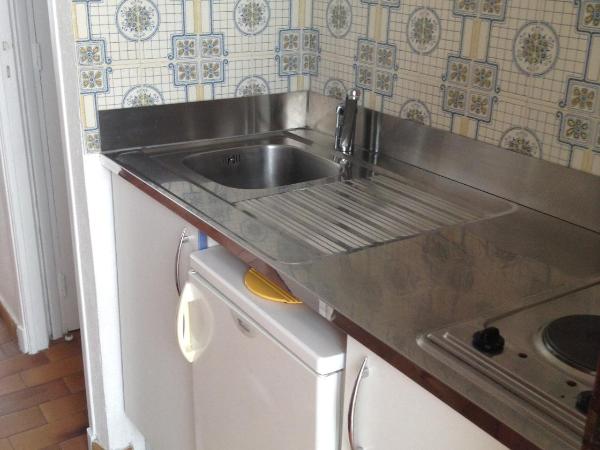 Motel Cap Sol : photo 4 de la chambre appartement 2 chambres - vue sur jardin