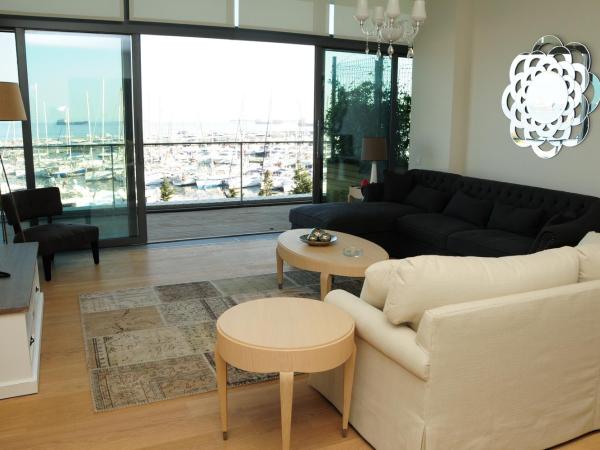 Ataköy Marina Park Hotel Residence : photo 2 de la chambre appartement familial 1 chambre - vue partielle sur port de plaisance 