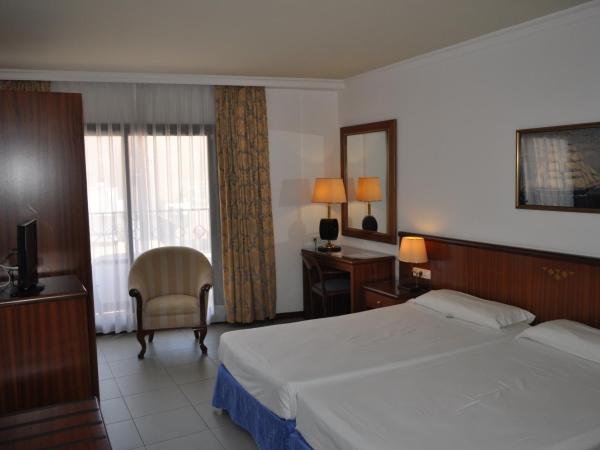Hostal Vila del Mar : photo 5 de la chambre chambre double ou lits jumeaux
