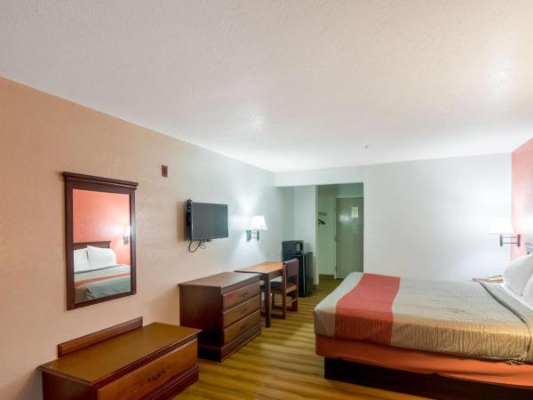 Motel 6-Oklahoma City, OK : photo 1 de la chambre chambre lit king-size - non-fumeurs