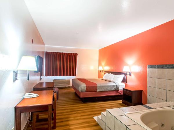 Motel 6-Oklahoma City, OK : photo 1 de la chambre suite lit king-size deluxe - non-fumeurs