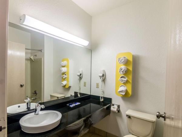 Motel 6-Oklahoma City, OK : photo 4 de la chambre suite lit king-size deluxe - non-fumeurs