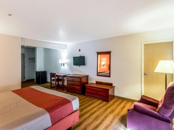 Motel 6-Oklahoma City, OK : photo 3 de la chambre suite lit queen-size – non-fumeurs