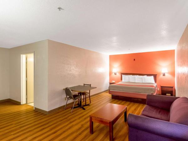 Motel 6-Oklahoma City, OK : photo 4 de la chambre chambre lit king-size - non-fumeurs