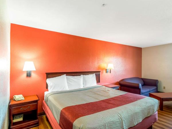 Motel 6-Oklahoma City, OK : photo 2 de la chambre suite lit king-size deluxe - non-fumeurs