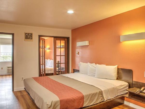 Motel 6-Dallas, TX - Northwest : photo 4 de la chambre suite lit queen-size – non-fumeurs