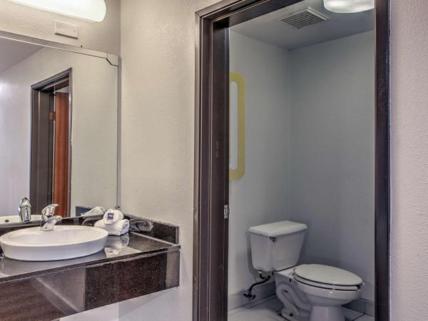 Motel 6-Dallas, TX - Northwest : photo 6 de la chambre suite lit king-size deluxe - non-fumeurs