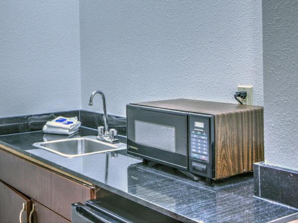 Motel 6-Dallas, TX - Northwest : photo 8 de la chambre suite lit king-size deluxe - non-fumeurs