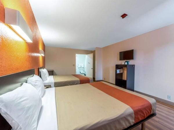 Motel 6-San Antonio, TX - South WW White Rd : photo 1 de la chambre chambre 2 lits queen-size - non-fumeurs