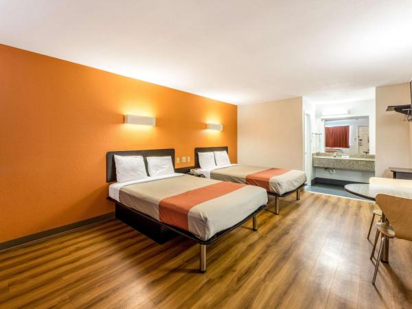 Motel 6-San Antonio, TX - South WW White Rd : photo 7 de la chambre chambre 2 lits queen-size - non-fumeurs