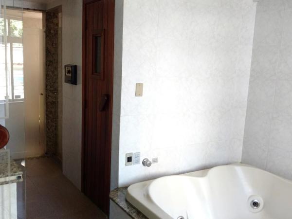 Midway Motel (Adult Only) : photo 3 de la chambre suite deluxe avec baignoire spa