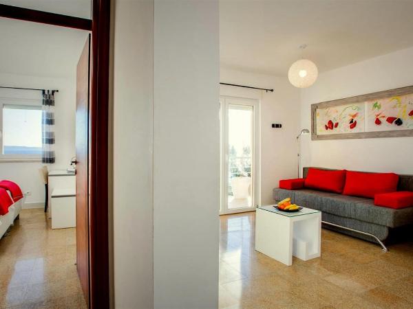 Ark Beach Apartments : photo 2 de la chambre appartement - vue sur mer