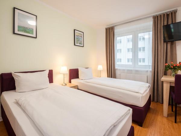 Hotel City Green Berlin : photo 7 de la chambre chambre triple basique