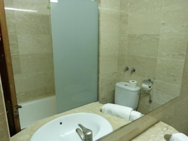 Hotel Golden Sand : photo 3 de la chambre chambre triple