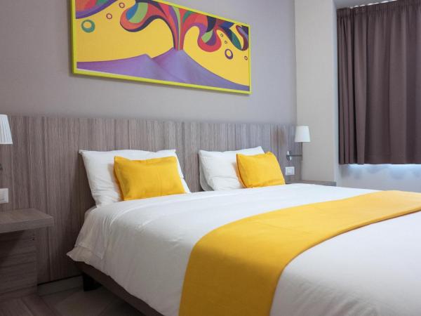 Art Suite nel Cuore di Napoli : photo 5 de la chambre chambre quadruple deluxe