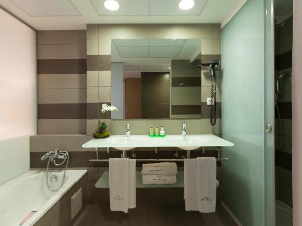 Hotel Tres Reyes Pamplona : photo 3 de la chambre suite junior