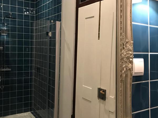 Oryza Guest House& Suites : photo 4 de la chambre chambre double - vue sur jardin