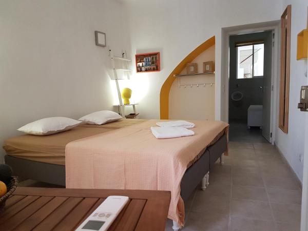 Faro Town House : photo 7 de la chambre chambre double avec salle de bains privative