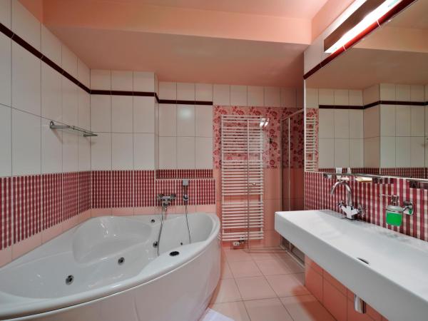 Jan Maria Hotel & Restaurant : photo 5 de la chambre appartement